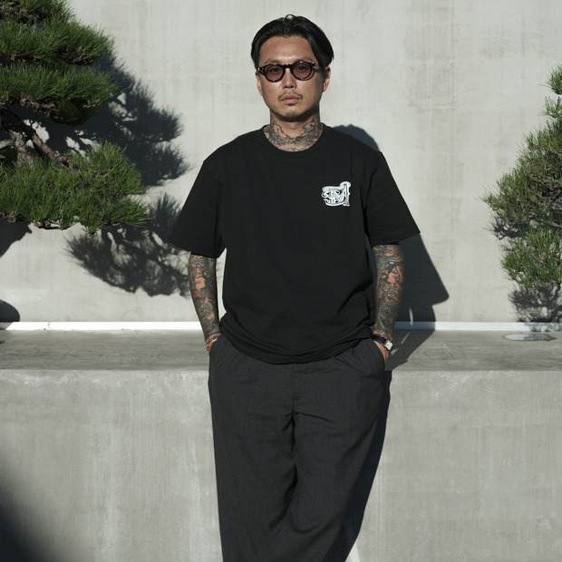 EN × TRADMAN’S TEE / BLACK 詳細画像